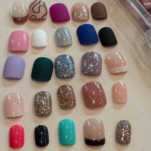 Press On Nails, 25 colors, Short, plus 16 adhesive nail tabs